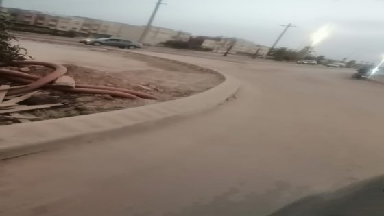 توقف أشغال محور دوران جمعة أولاد عبدون بعد اختفاء غامض للمقاول يفاقم أزمة المرور