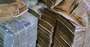 .DEUX CENTS MILLIARDS EN UN AN
