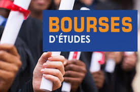 Bourses étudiantes : l’État resserre les mailles du filet social