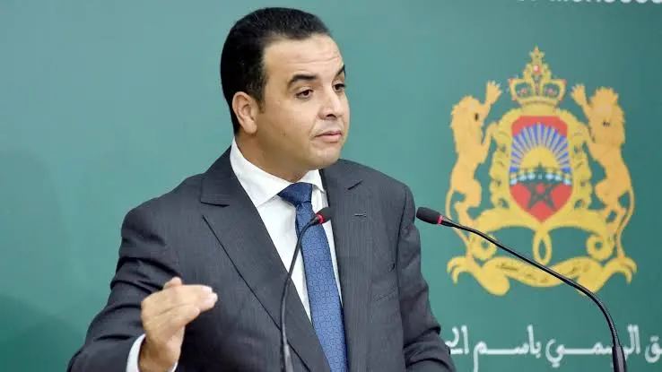 بين سطور البلاغ وصوت الناطق الرسمي… رسالة محسوبة إلى من يخلطون بين التنظيم والحكم: كيف قرأ بيتاس خطوة أخنوش