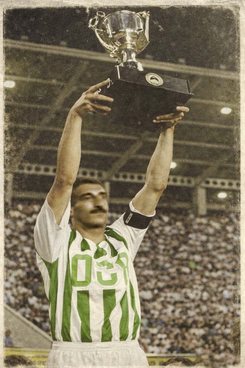 أولمبيك خريبكة… ثلاثون عاما من المجد العربي والعودة إلى القميص التاريخي.