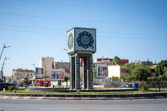 اش واقع فخريبكة… أكشاك تتحول إلى بنايات بالخرسانة، تجاوز للأمتار القانونية وتفويتات مشبوهة… فهل يتدخل عامل الإقليم لوضع حد