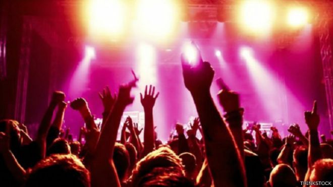 خريبكة… قاعات تتحول إلى ملاهٍ، التيكي كيتباع والأرواح في خطر… شكون عطى الضوء الأخضر؟