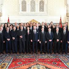 Majorité fissurée, peuple ignoré : chronique d’un gouvernement captif des lobbies