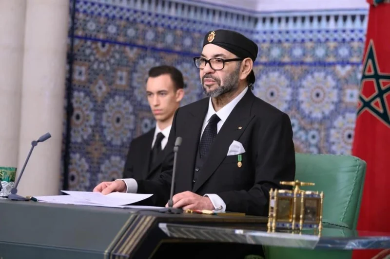 الملك يعيّن ولي العهد منسقًا بين مكاتب ومصالح القيادة العامة للقوات المسلحة الملكية